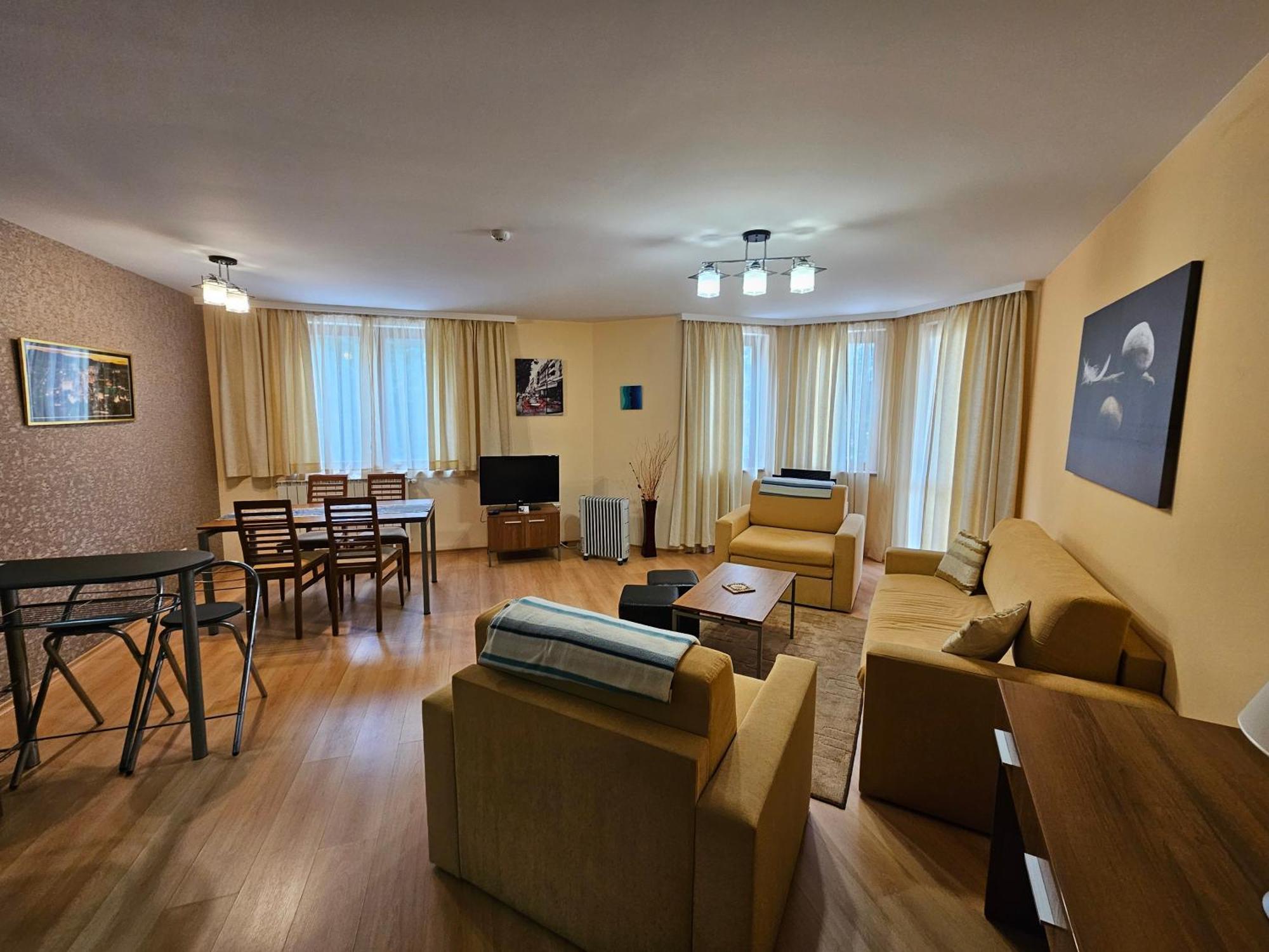 Enjoy Studios And Lovely Apartment Villa Park ボロヴェッツ エクステリア 写真