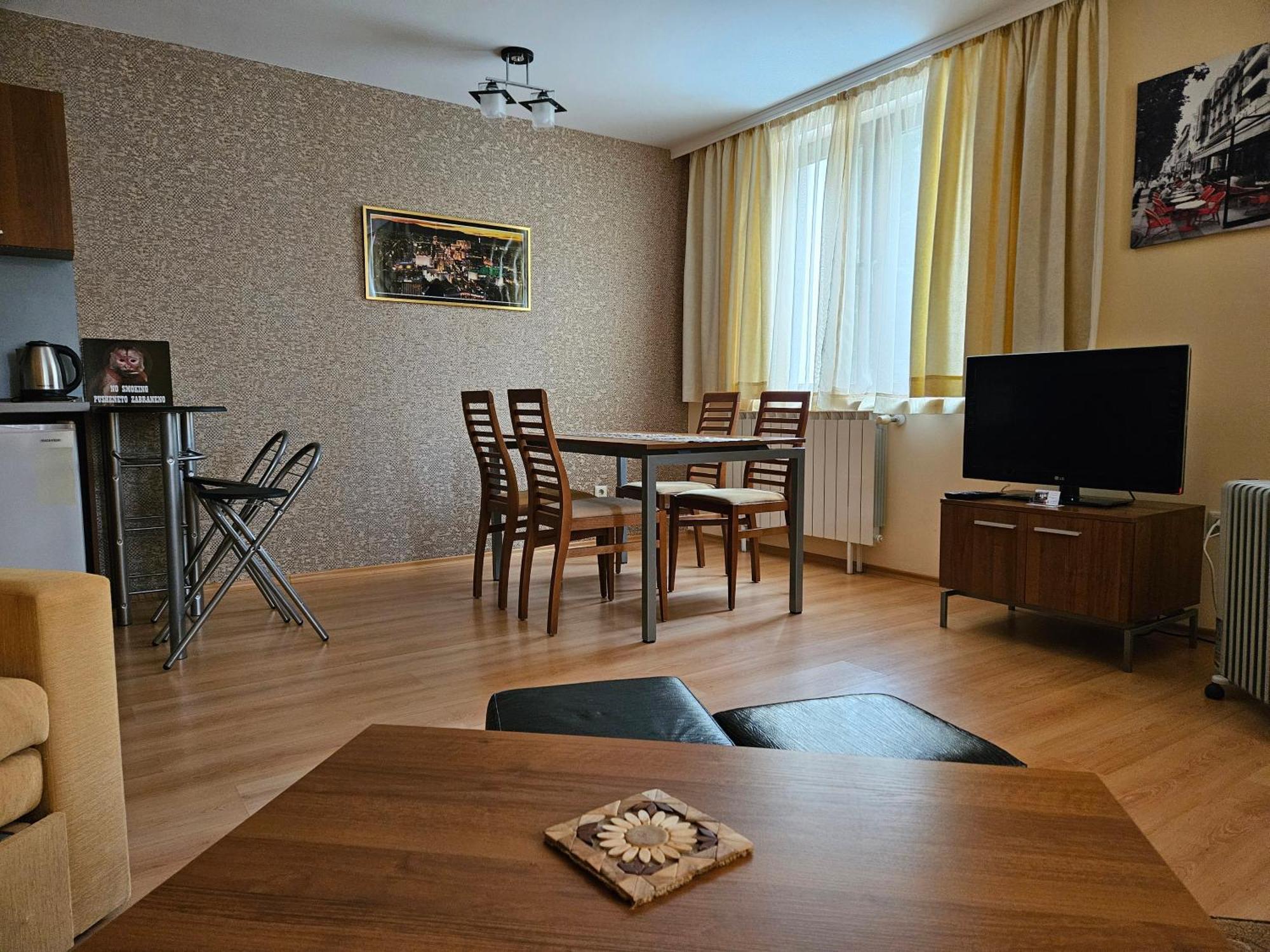 Enjoy Studios And Lovely Apartment Villa Park ボロヴェッツ エクステリア 写真