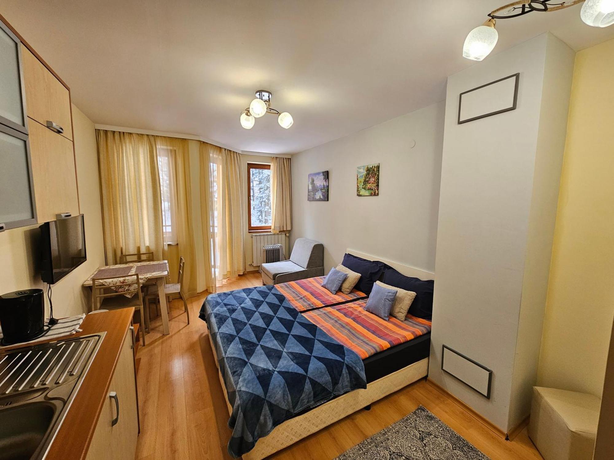 Enjoy Studios And Lovely Apartment Villa Park ボロヴェッツ エクステリア 写真