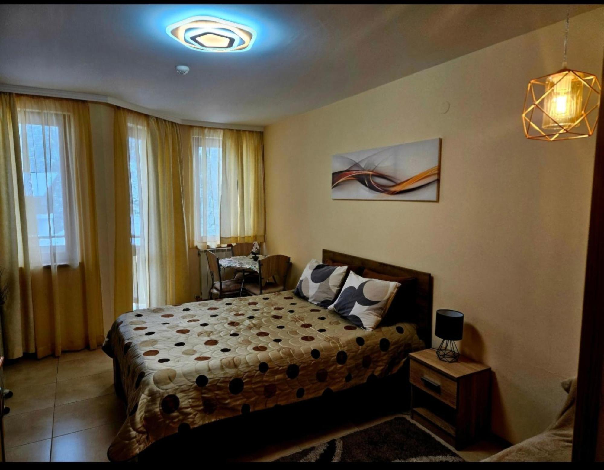 Enjoy Studios And Lovely Apartment Villa Park ボロヴェッツ エクステリア 写真
